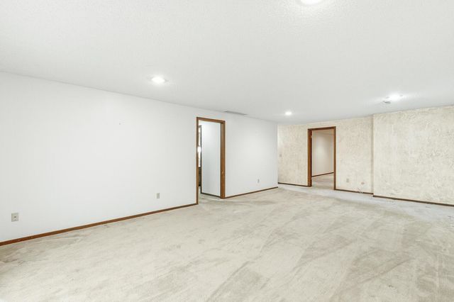 15005 E Timber Lake Rd, Wichita, KS 67230