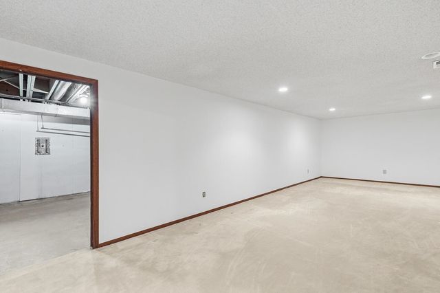 15005 E Timber Lake Rd, Wichita, KS 67230