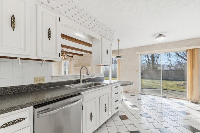 15005 E Timber Lake Rd, Wichita, KS 67230