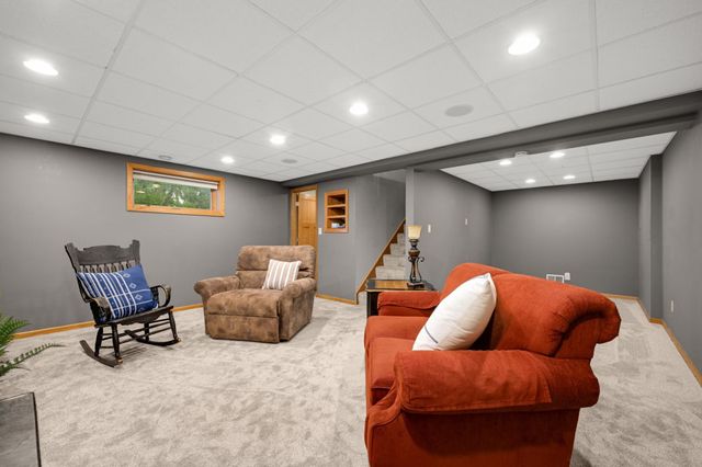 9717 Russell Avenue S, Bloomington, MN 55431