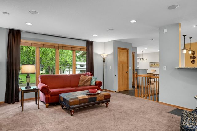 9717 Russell Avenue S, Bloomington, MN 55431