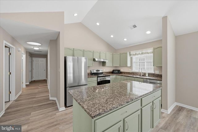 1851 MELVOR LN, Winchester, VA 22601