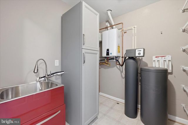 1851 MELVOR LN, Winchester, VA 22601