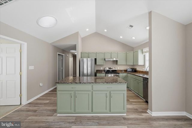 1851 MELVOR LN, Winchester, VA 22601