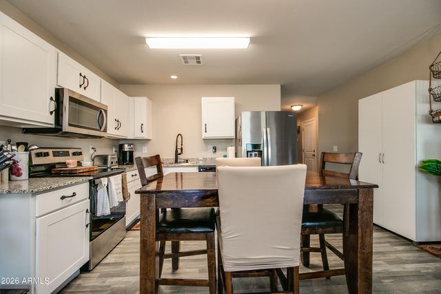 479 CAHAN Drive, Morristown, AZ 85342