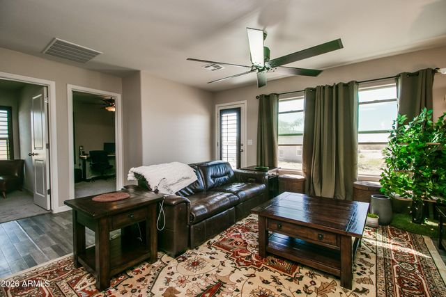 479 CAHAN Drive, Morristown, AZ 85342