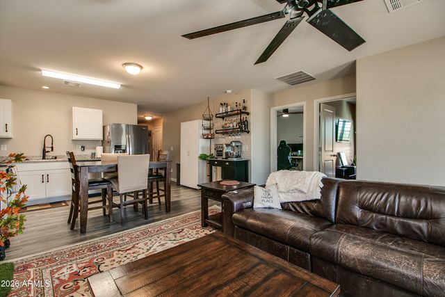 479 CAHAN Drive, Morristown, AZ 85342