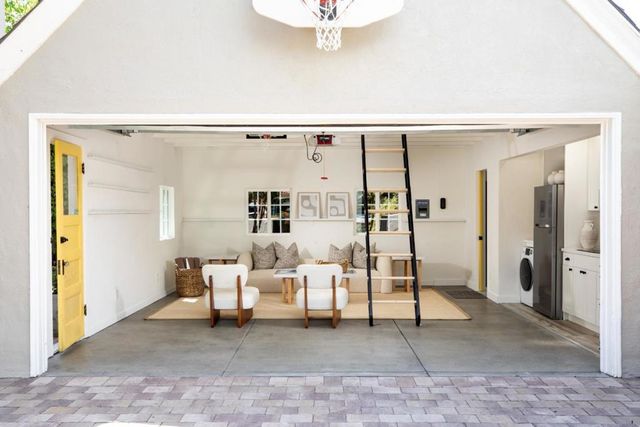 1560 Castilleja Avenue, Palo Alto, CA 94306