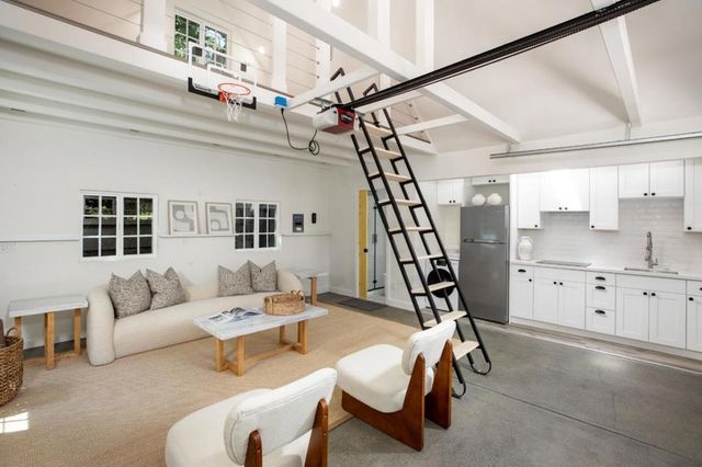 1560 Castilleja Avenue, Palo Alto, CA 94306