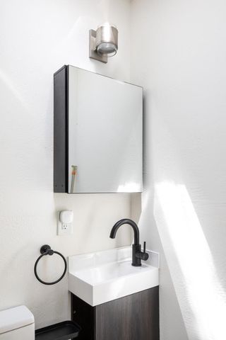 1560 Castilleja Avenue, Palo Alto, CA 94306