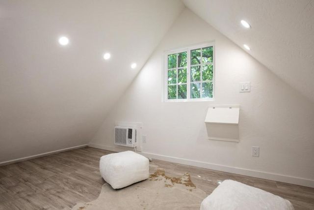 1560 Castilleja Avenue, Palo Alto, CA 94306