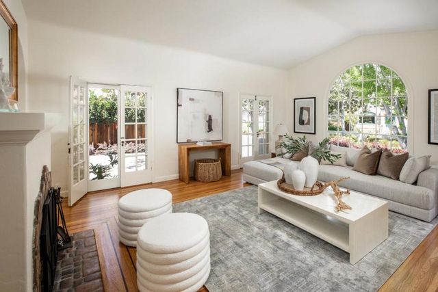 1560 Castilleja Avenue, Palo Alto, CA 94306