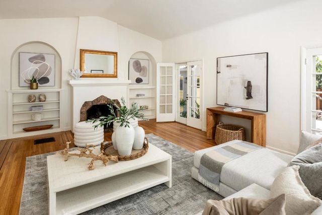 1560 Castilleja Avenue, Palo Alto, CA 94306