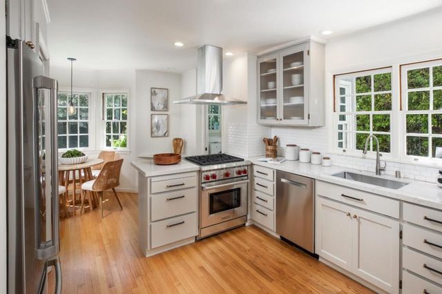 1560 Castilleja Avenue, Palo Alto, CA 94306