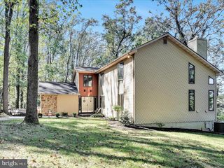 916 DORSEA RD, Lancaster, PA 17601