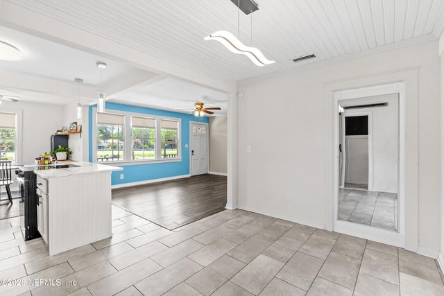 2442 SOUTHSIDE Boulevard, Jacksonville, FL 32216