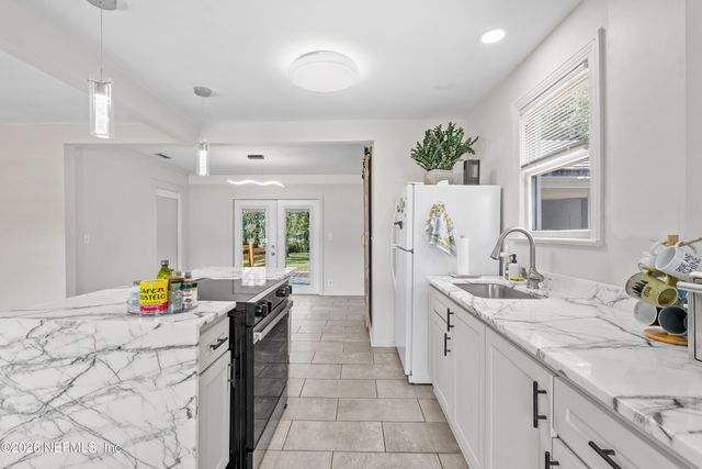 2442 SOUTHSIDE Boulevard, Jacksonville, FL 32216