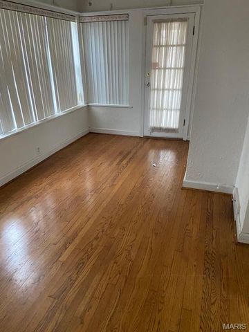 608 N 4th Street, Elsberry, MO 63343