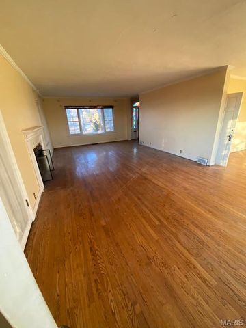 608 N 4th Street, Elsberry, MO 63343
