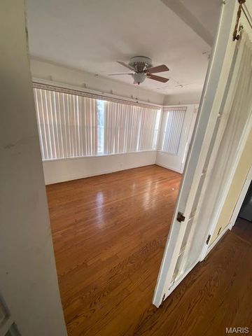608 N 4th Street, Elsberry, MO 63343