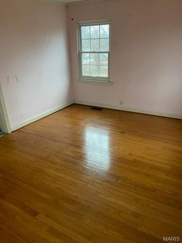 608 N 4th Street, Elsberry, MO 63343