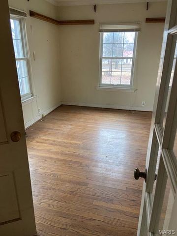 608 N 4th Street, Elsberry, MO 63343