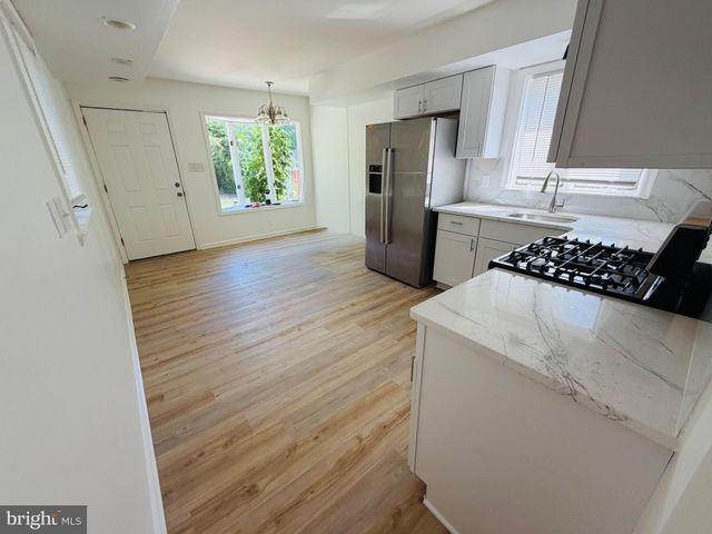 21 HOLLY ST, Clementon, NJ 08021