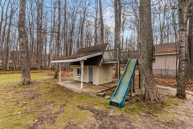 9685 Woodys Run, Long Lake Twp, MI 49684