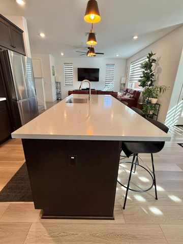 4435 Willow Grove Dr, Folsom, CA 95630