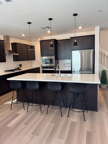 4435 Willow Grove Dr, Folsom, CA 95630