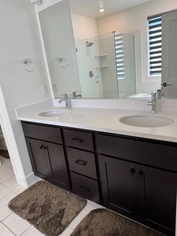 4435 Willow Grove Dr, Folsom, CA 95630