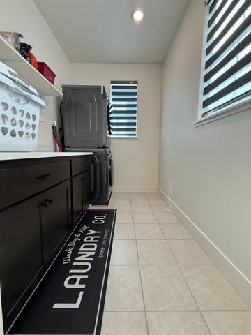 4435 Willow Grove Dr, Folsom, CA 95630