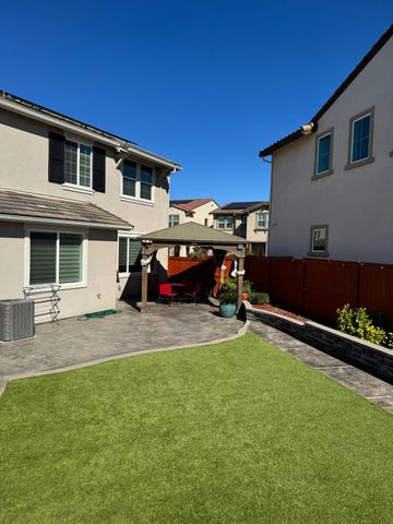 4435 Willow Grove Dr, Folsom, CA 95630