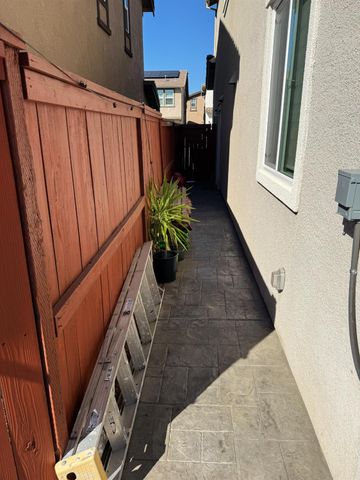 4435 Willow Grove Dr, Folsom, CA 95630