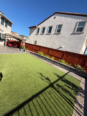 4435 Willow Grove Dr, Folsom, CA 95630