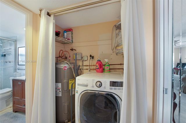 3050 NE 48th Ct 401, Lighthouse Point, FL 33064