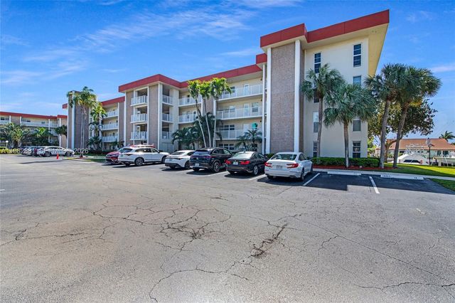 3050 NE 48th Ct 401, Lighthouse Point, FL 33064