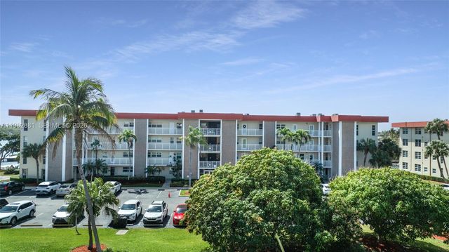 3050 NE 48th Ct 401, Lighthouse Point, FL 33064