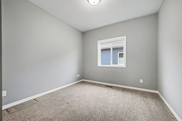 825 Golden Way NW, Isanti, MN 55040