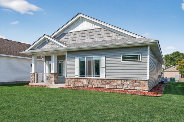 825 Golden Way NW, Isanti, MN 55040