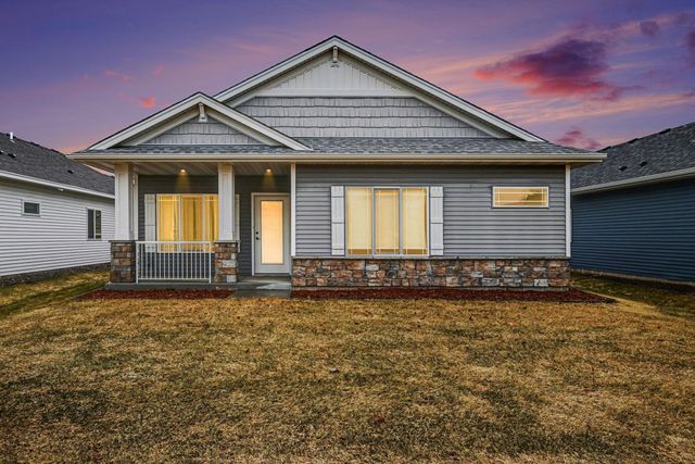 825 Golden Way NW, Isanti, MN 55040