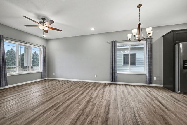 825 Golden Way NW, Isanti, MN 55040