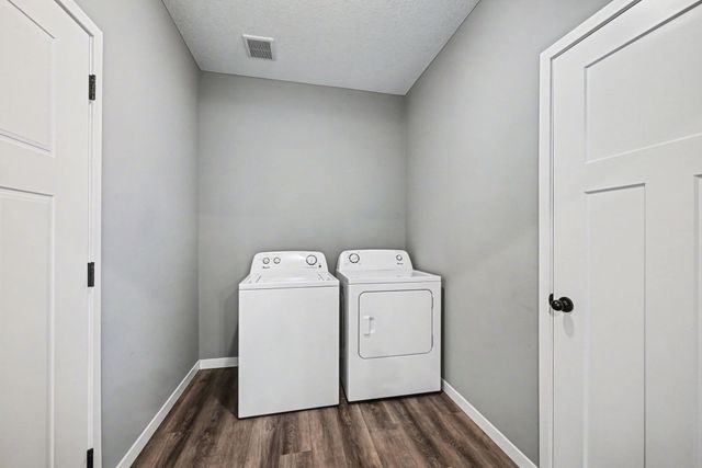 825 Golden Way NW, Isanti, MN 55040