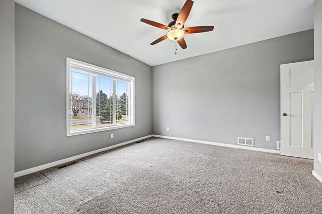 825 Golden Way NW, Isanti, MN 55040