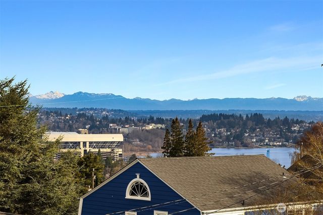 1208 E Newton Street, Seattle, WA 98102