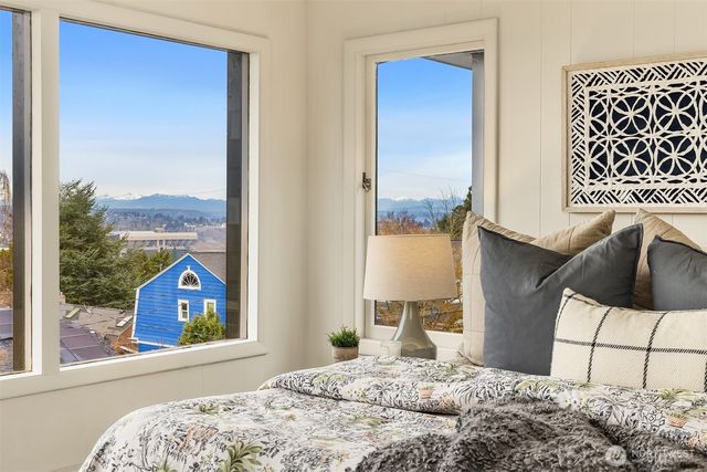 1208 E Newton Street, Seattle, WA 98102