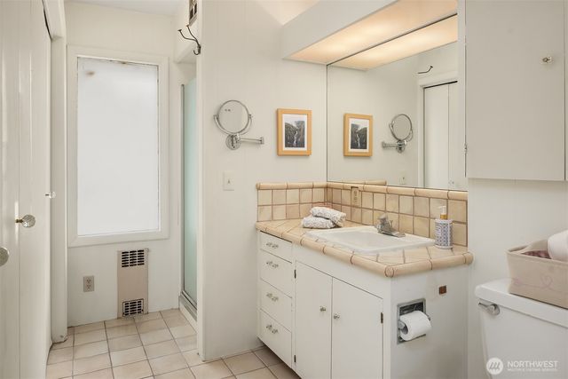 1208 E Newton Street, Seattle, WA 98102