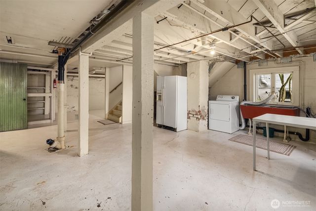 1208 E Newton Street, Seattle, WA 98102