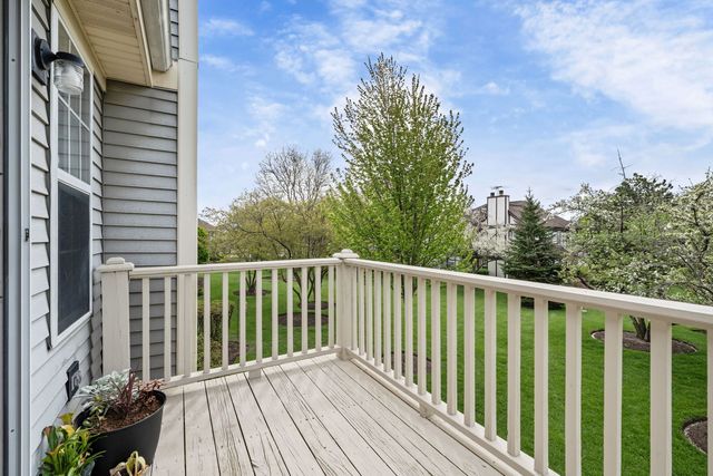 143 Lawn Court, Buffalo Grove, IL 60089