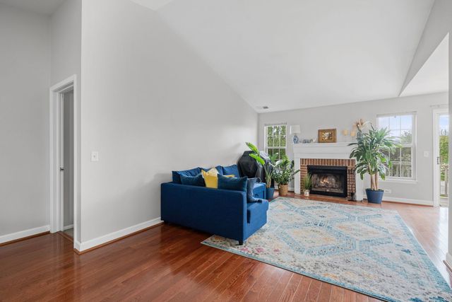 143 Lawn Court, Buffalo Grove, IL 60089